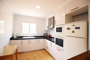 Fridge, microwave, oven, coffee/tea maker