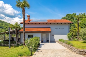 Exterior - Modern Villa Sušanj***** with a heated outdoor pool near Opatija (Pobri)