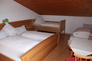 1 bedroom, WiFi, bed sheets