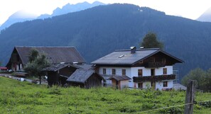 Exterior - Vacation apartment Lammertal - Payrhof - Family vacation on an organic mountain farm (Promberg)