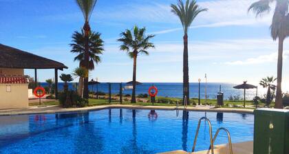 spacious apartment for 5 people on beachfront w. panoramis views
