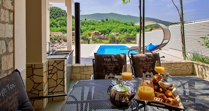 Villa with pool, ideal for 4 people