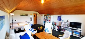 4 bedrooms, travel crib, free WiFi - Apartments directly Am Deich (Butjadingen)