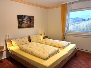 7 Schlafzimmer, Bügeleisen/Bügelbrett, Reisekinderbett, kostenloses WLAN