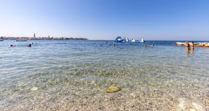 Asunto Castel merinäköalalla 5 hengelle Porecissa, parhaalla paikalla, lähellä merta