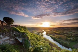 Unclassified image, 5 of 15, button - Cottage, pool and well-being in a charming forest domain of Medieval Perigord (Groléjac)