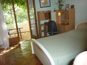 4 habitaciones, escritorio, wifi gratis y ropa de cama 