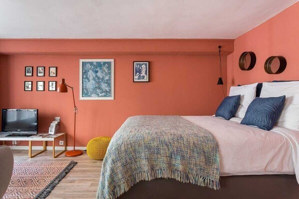 1 chambre, fer et planche à repasser, Wi-Fi, literie fournie