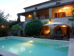 Piscine extérieure, piscine chauffée