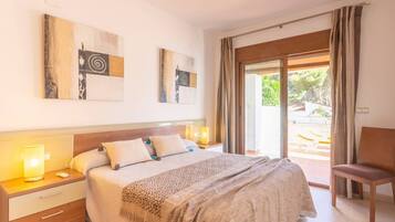 3 bedrooms, iron/ironing board, travel cot, WiFi