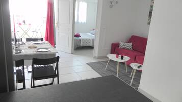 1 bedroom, iron/ironing board, travel crib, WiFi