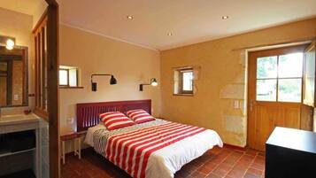 3 Schlafzimmer, Bügeleisen/Bügelbrett, Reisekinderbett, kostenloses WLAN