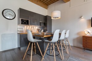 Dining - Pearl - Furnished apartment - Downtown Lyon (Lyon-1er-Arrondissement)
