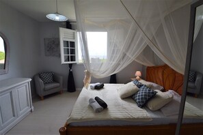 7 habitaciones y caja de seguridad en la habitación 