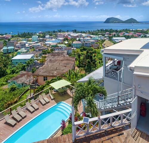 Affordable Luxury ⭐⭐⭐⭐Pool⛱A/C☀️Breakfast w a View