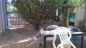 Terrace/patio - SUNNY HOME / STUDIO ALL EQUIPPED (Cuges-Les-Pins)