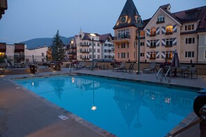 Piscine extérieure, piscine chauffée