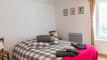 1 camera, ferro/asse da stiro, Wi-Fi, lenzuola