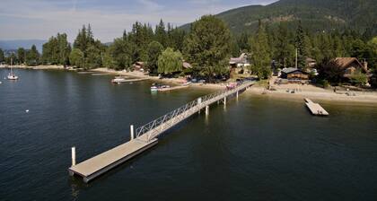 3 Bedroom Sleeps 6, Hot Tub, Exec home, Workspace incl. desk,