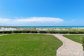 Property grounds - 103 REMODELED January 2019! Come Enjoy Our BEACH! Destin Beach Club (Destin)