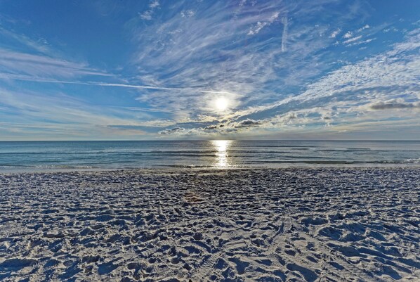 Beach nearby, sun-loungers, beach towels