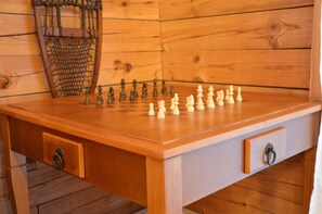 Games room - Waterfront Secluded Log-house w/Sauna, Games, More, Mins To Town & Activities (Windham)