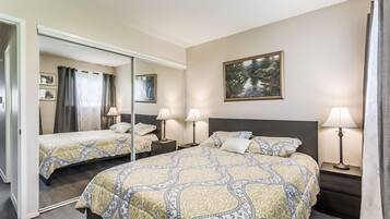 3 bedrooms, iron/ironing board, Internet, bed sheets