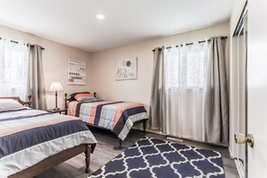 3 bedrooms, iron/ironing board, Internet, bed sheets