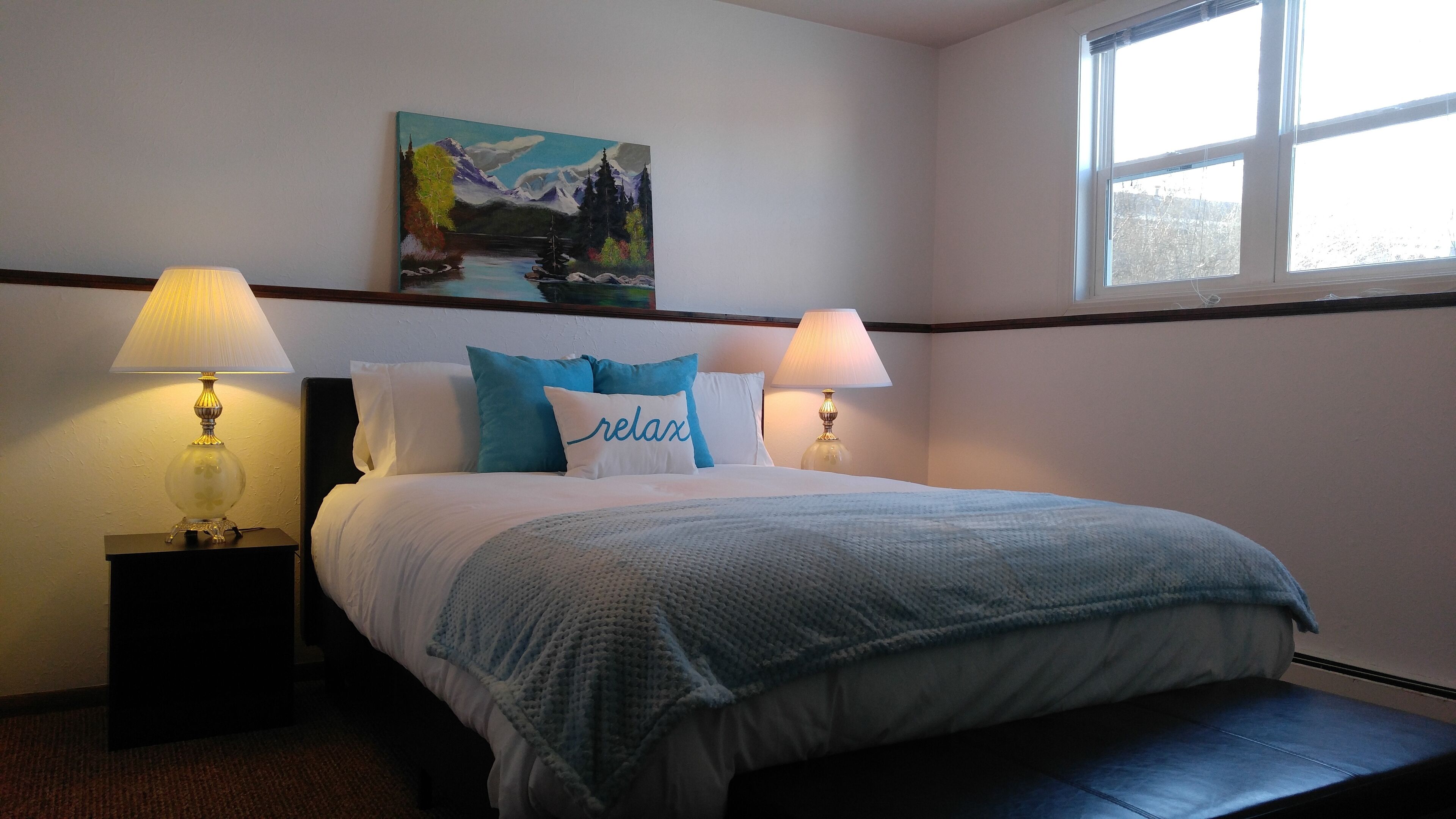 Private 1 Bed Home - 3 mi to Both Hosp. & 1 mi to ND Capital