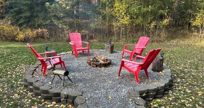 1 makuuhuone / 1 kylpyhuone Rural Retreat - lemmikit tervetulleita, aamiaistarvikkeet sisältyvät hintaan