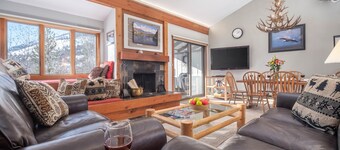 RMR: Suuri perhehuoneisto toivottavissa aspenissä Sijainti + vapaa hauskaa!