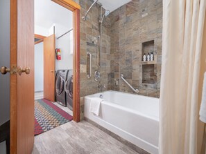 Combined shower/tub, hair dryer, towels - RMR: Sarvisberry 3022 Condo in The Aspens (Wilson)