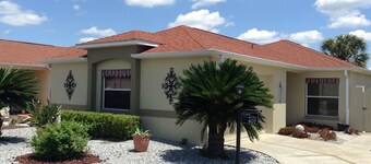 Peacefully & Conveniently Located w/BBQ Grill & FREE WiFI! ALL Pets Welcome!