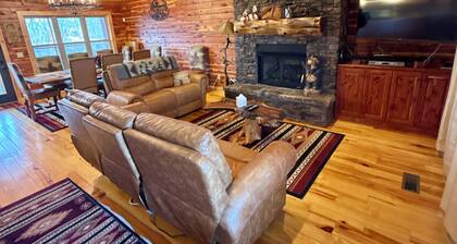 Trumpeter Lodge located on the banks of Little Red River, Heber Springs,Arkansas