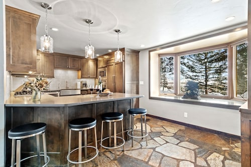 RMR: Elkhorn Lodge Home in Teton Village