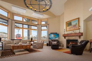 TV, fireplace, DVD player