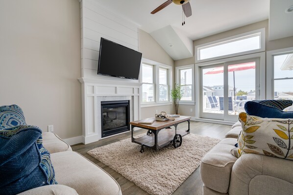 Smart TV, fireplace, DVD player