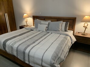 2 slaapkamers, een strijkplank/strijkijzer, wifi, beddengoed
