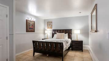 4 bedrooms, iron/ironing board, bed sheets