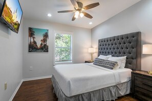 4 bedrooms, iron/ironing board, bed sheets