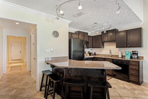 Fridge, microwave, oven, stovetop - 37- Wonderful memories are made in this GORGEOUS condo that sleeps 6. (Destin)
