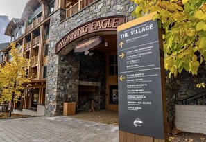 Exterior detail - Ski In / Ski Out Condo, Amazing Views, Sleeps 8! (Whitefish)
