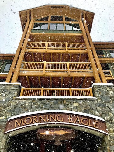 Ski In / Ski Out Condo | 3 Bed 3 Bath | Epic Views | Hot Tub | Sleeps 8