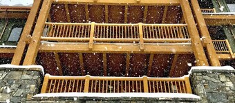 Ski In / Ski Out Condo | 3 Bed 3 Bath | Epic Views | Hot Tub | Sleeps 8