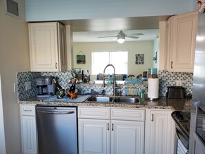 Fridge, microwave, stovetop, dishwasher