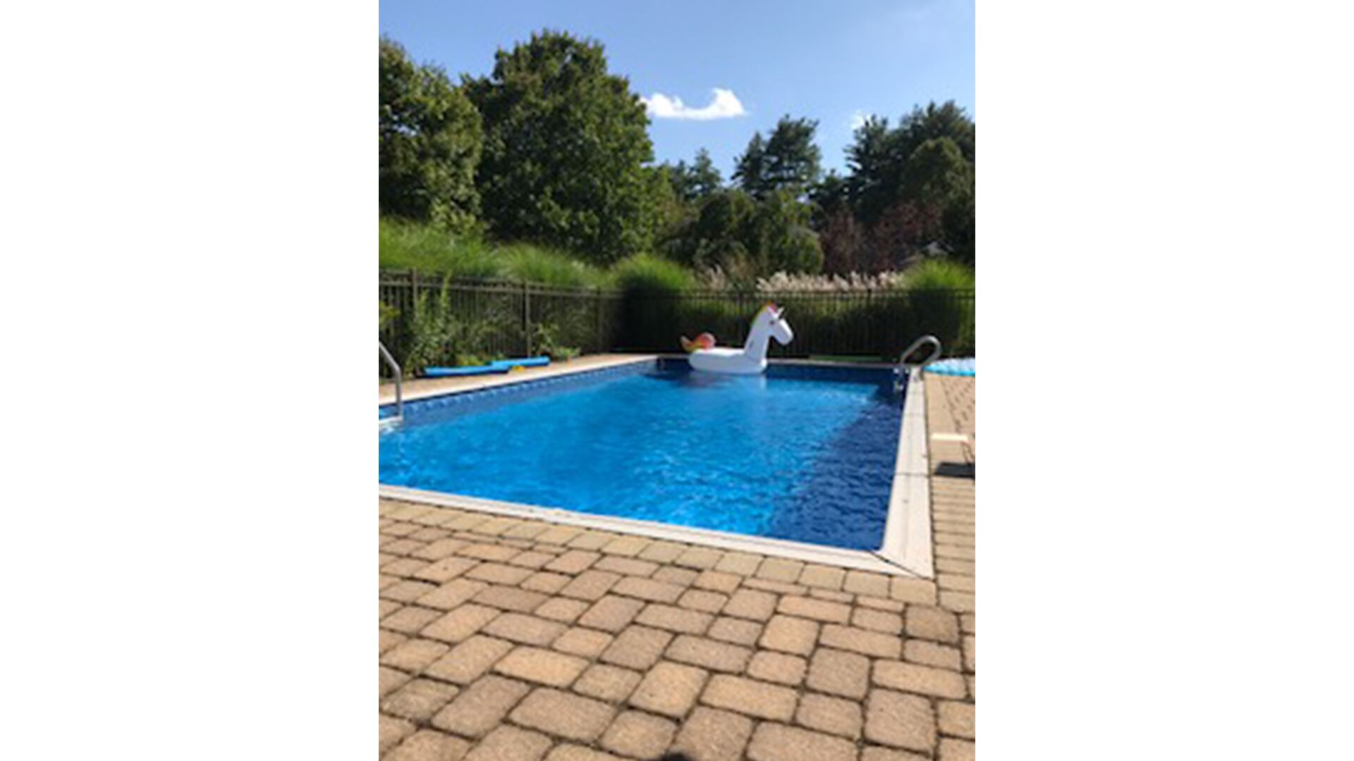 Amazing 4 BR Catskills Oasis with Pool -- sleeps 10-12!