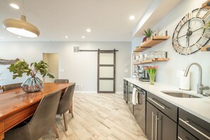 Full-size fridge, microwave, oven, dishwasher - Beautiful and Private Guest Apartment - Close to USAFA & Garden of the Gods! (Colorado Springs)