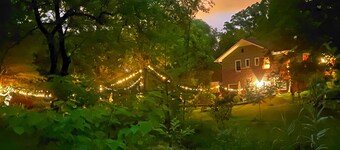 Art & Nature Retreat Suite Near Mountains, Airport & University of TN