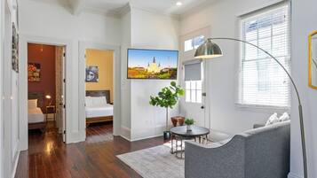 2 bedrooms, iron/ironing board, bed sheets