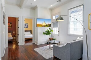 2 Schlafzimmer, Bügeleisen/Bügelbrett, Bettwäsche